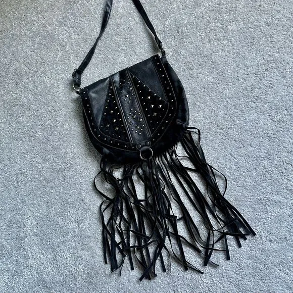 atmosphere studded Crossbody bag with fringe - Picture 8 of 13